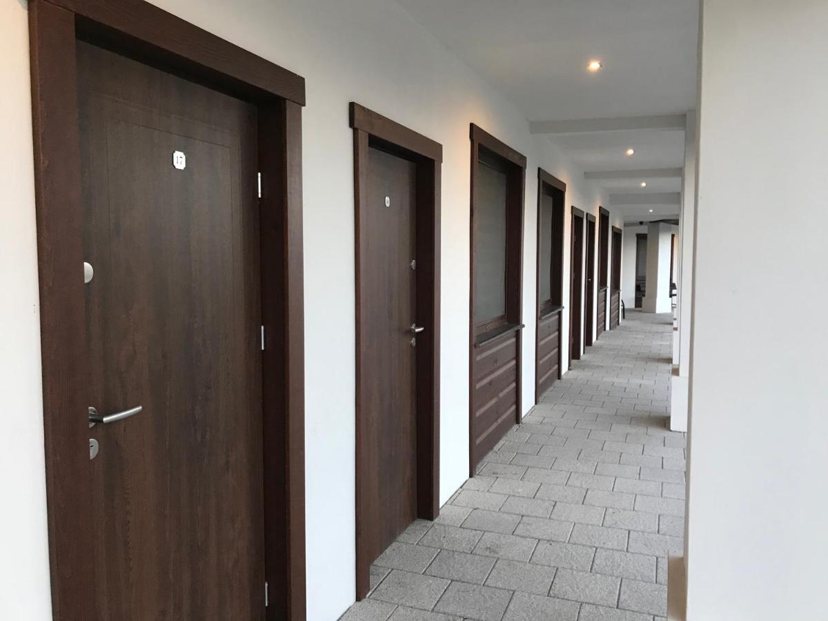Gosciniec Krepa Hotel Lipsko Exterior foto