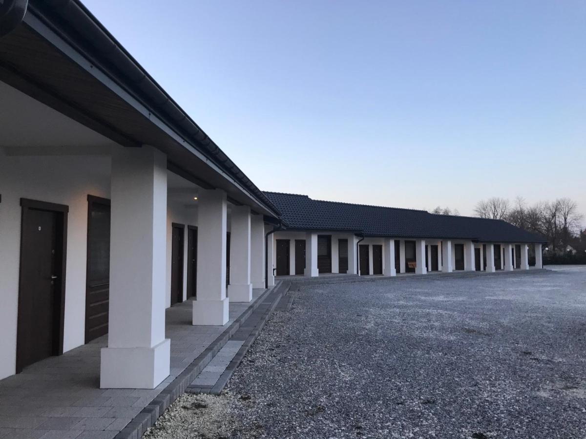 Gosciniec Krepa Hotel Lipsko Exterior foto